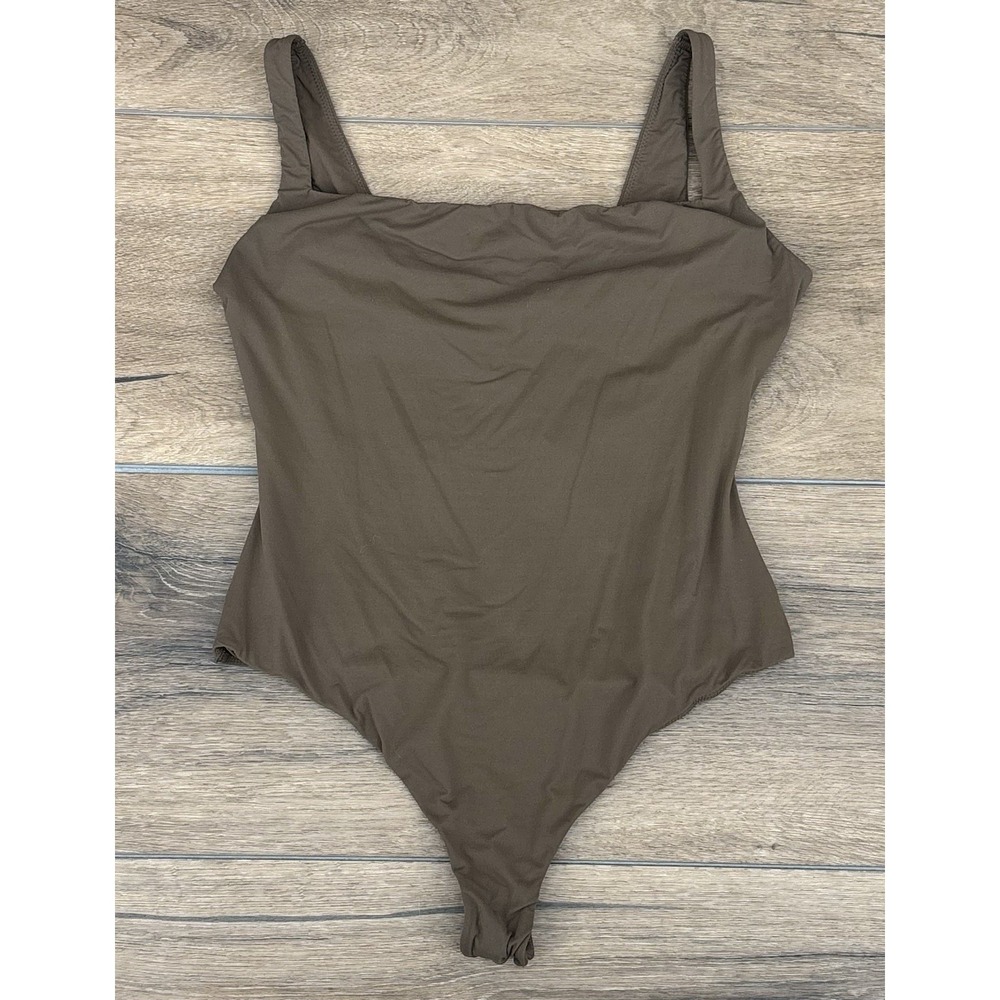 Skims Essential Bodysuit Size Large‎ Brown Scoop Neck Sleeveless Thong